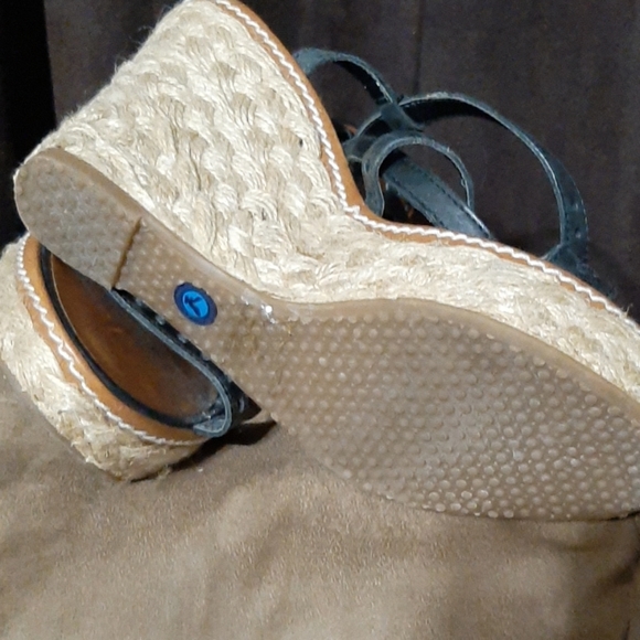 Shoes - Picture 2 of 2